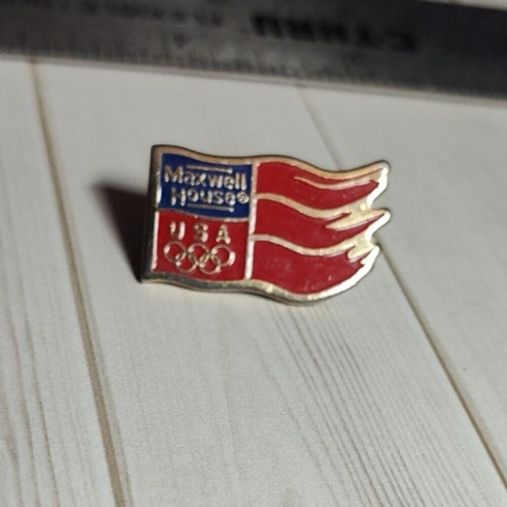Maxwell House Coffee Lover Olympics Flag Pin Lapel Hat Badge